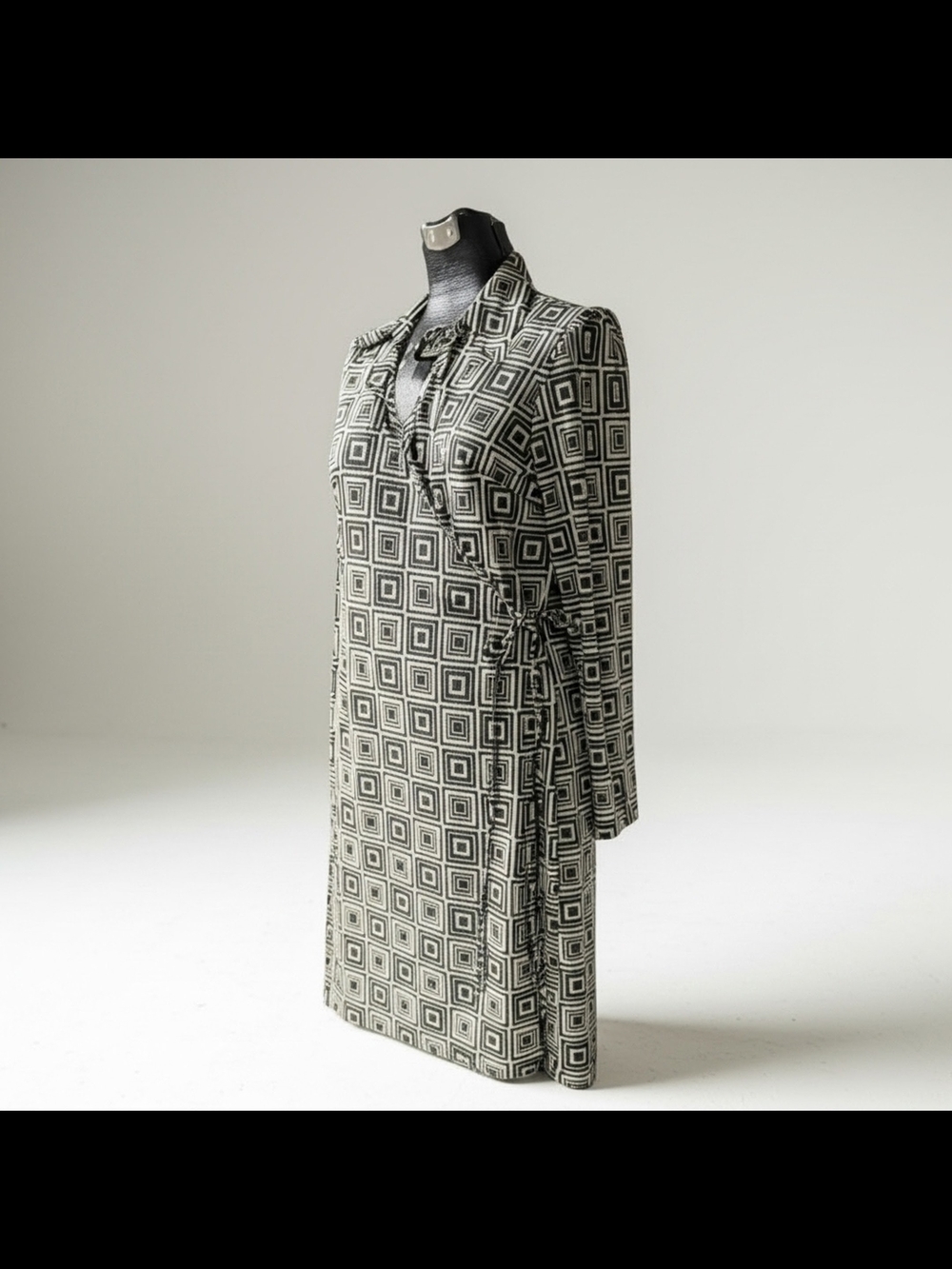 Suzanne Geometric B/W Square Print Long Sleeve Collared Midi Wrap Dress, Size 14